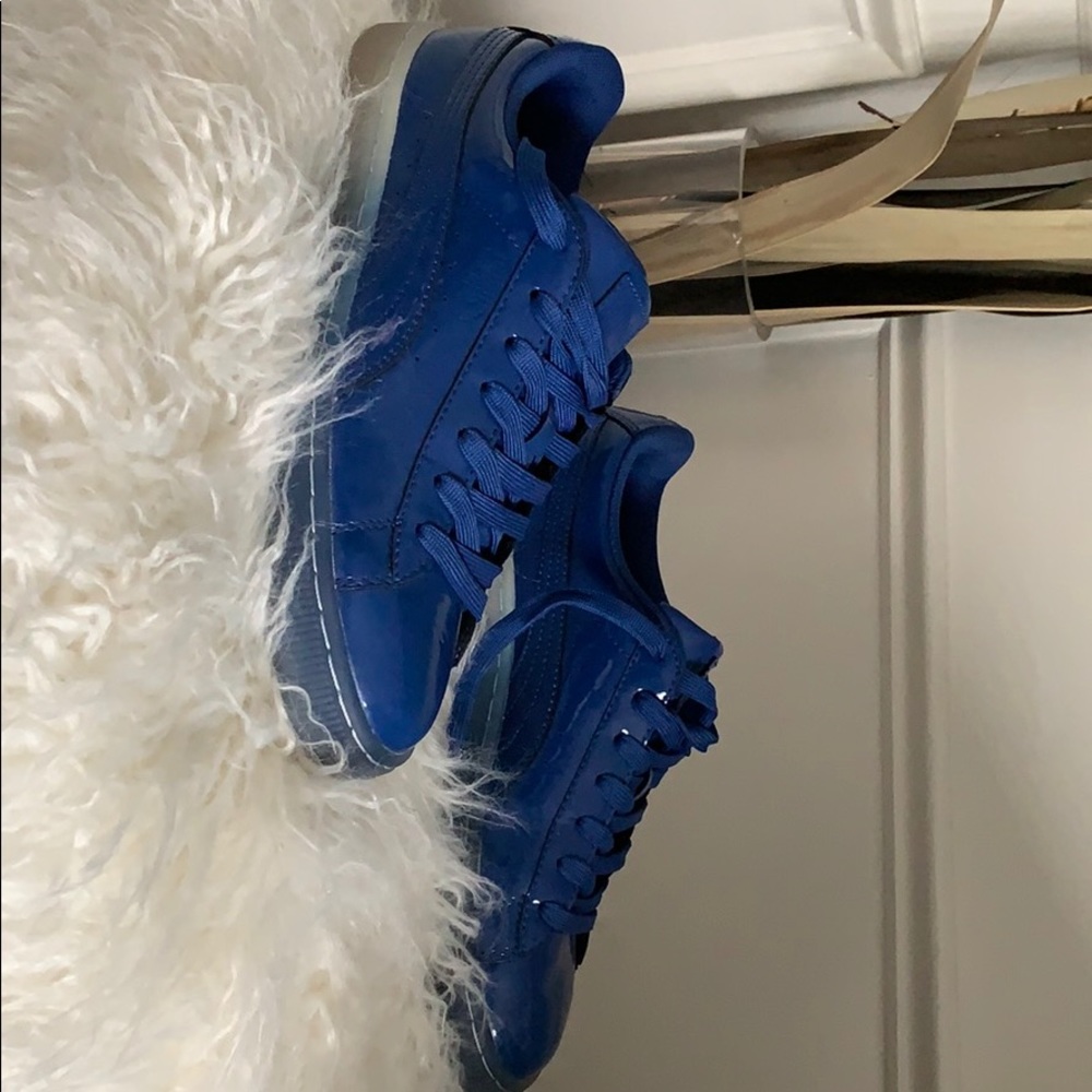 Blue patent leather Puma sneakers